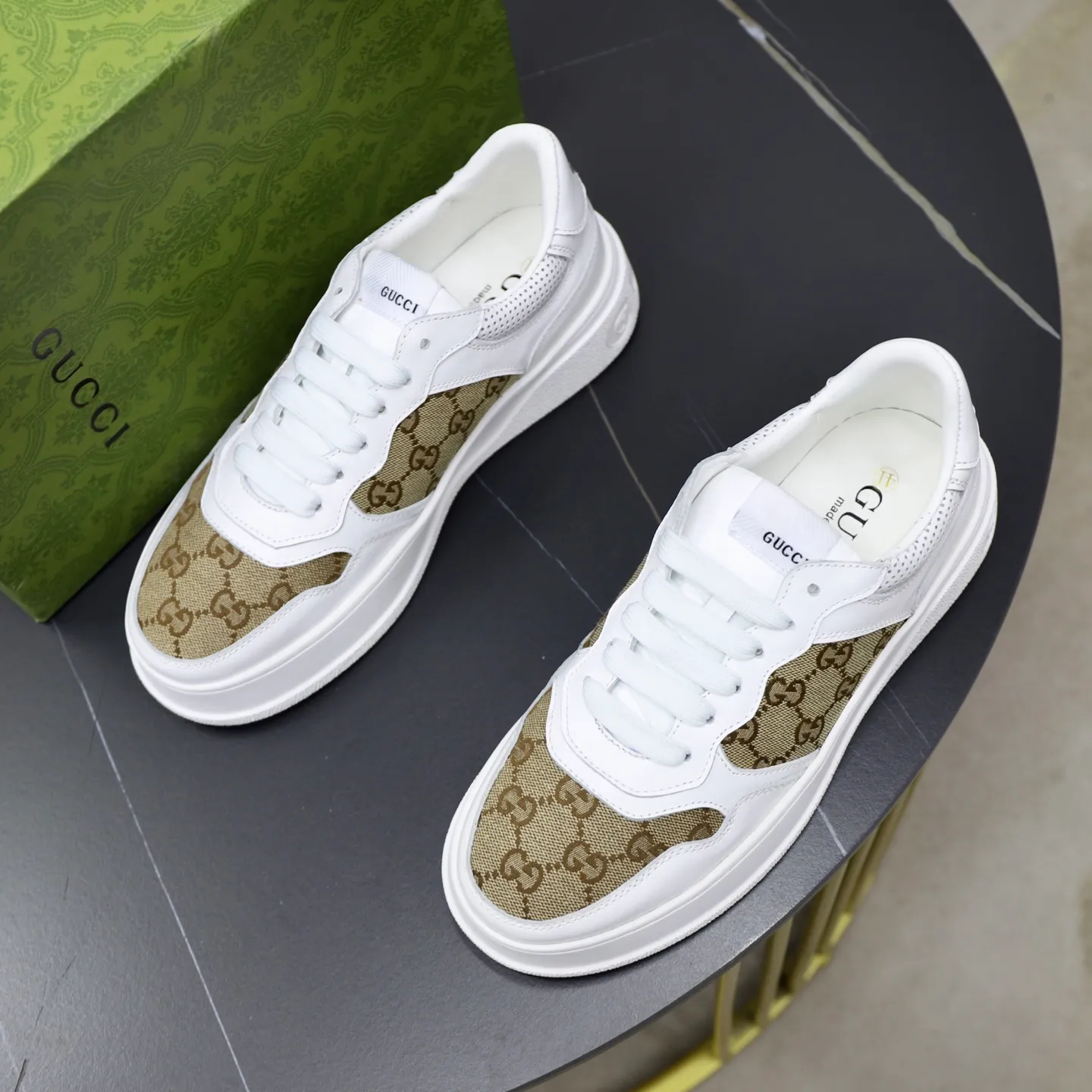 Men's shoes: 400💰🙅‍♂️🙅‍♂️🙅‍♂️ Brand: GUCCI Standard code: 38-44 (45 customized) Grade: Same as the official website Material: Original leather splicing brand cloth Comfortable and breathable sheepskin lining Lightweight wear-resistant outsole Style category: Men's fashion casual shoes Sports shoes Distinguished luxury brand elements Top luxury Color: actual picture color